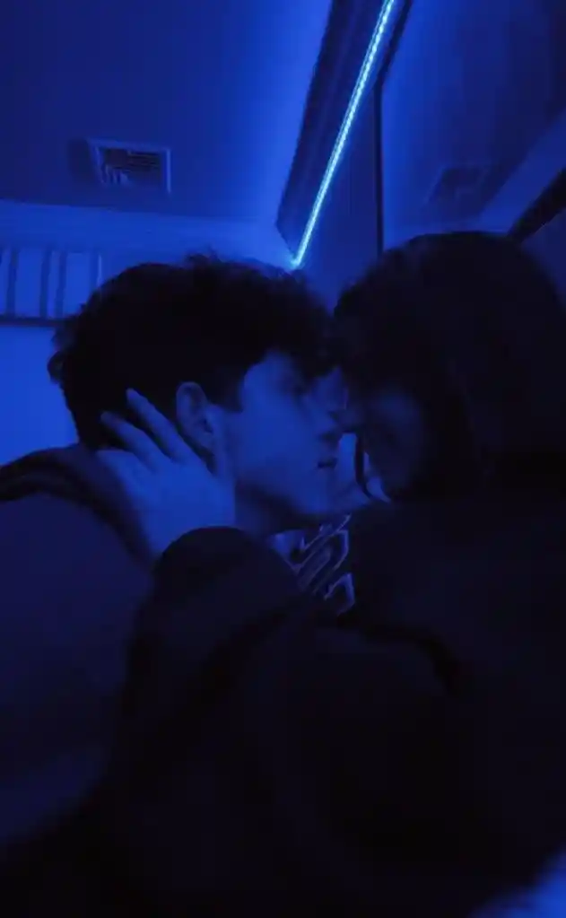 romantic-love-couple-dp romantic-love-couple-dp